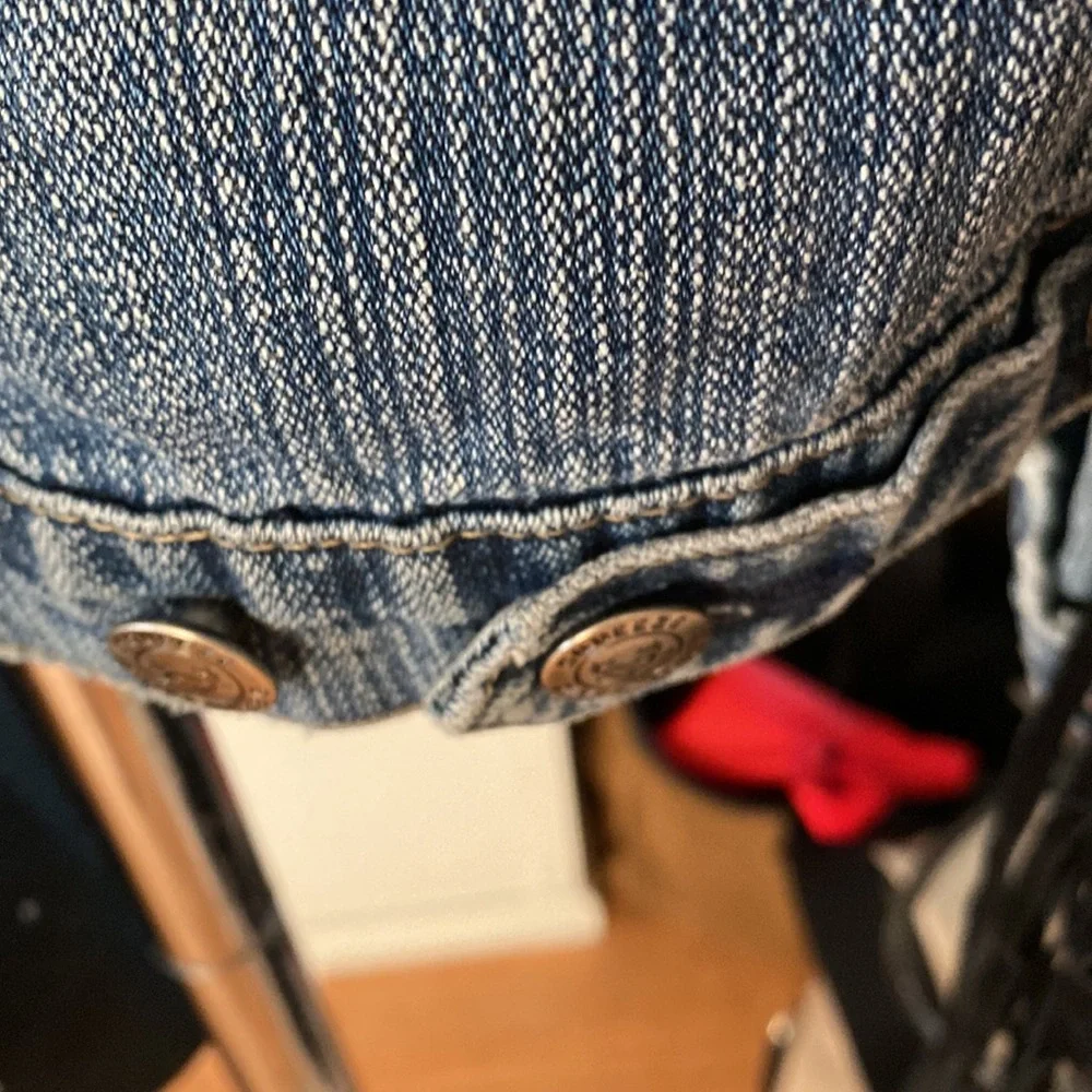 Squeeze Jean Jacket - Picture 11 of 14